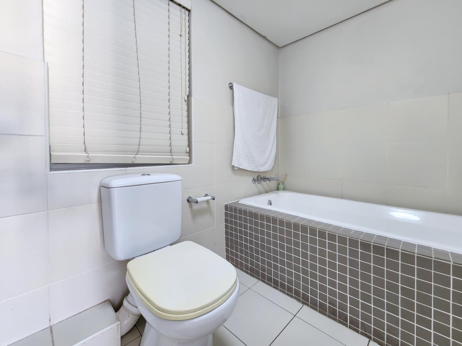 To Let 1 Bedroom Property for Rent in Sea Point Western Cape